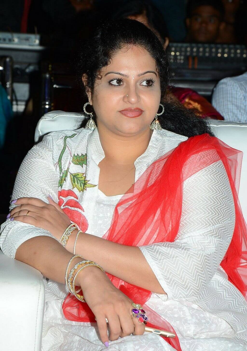 Raasi (Actress) Wiki, Biography, Age, Movies, Images - News Bugz