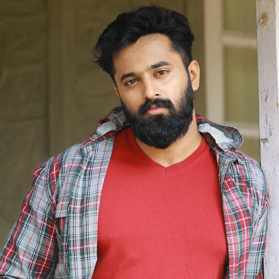 Unni Mukundan Wiki, Biography, Age, Movies, Images - News Bugz