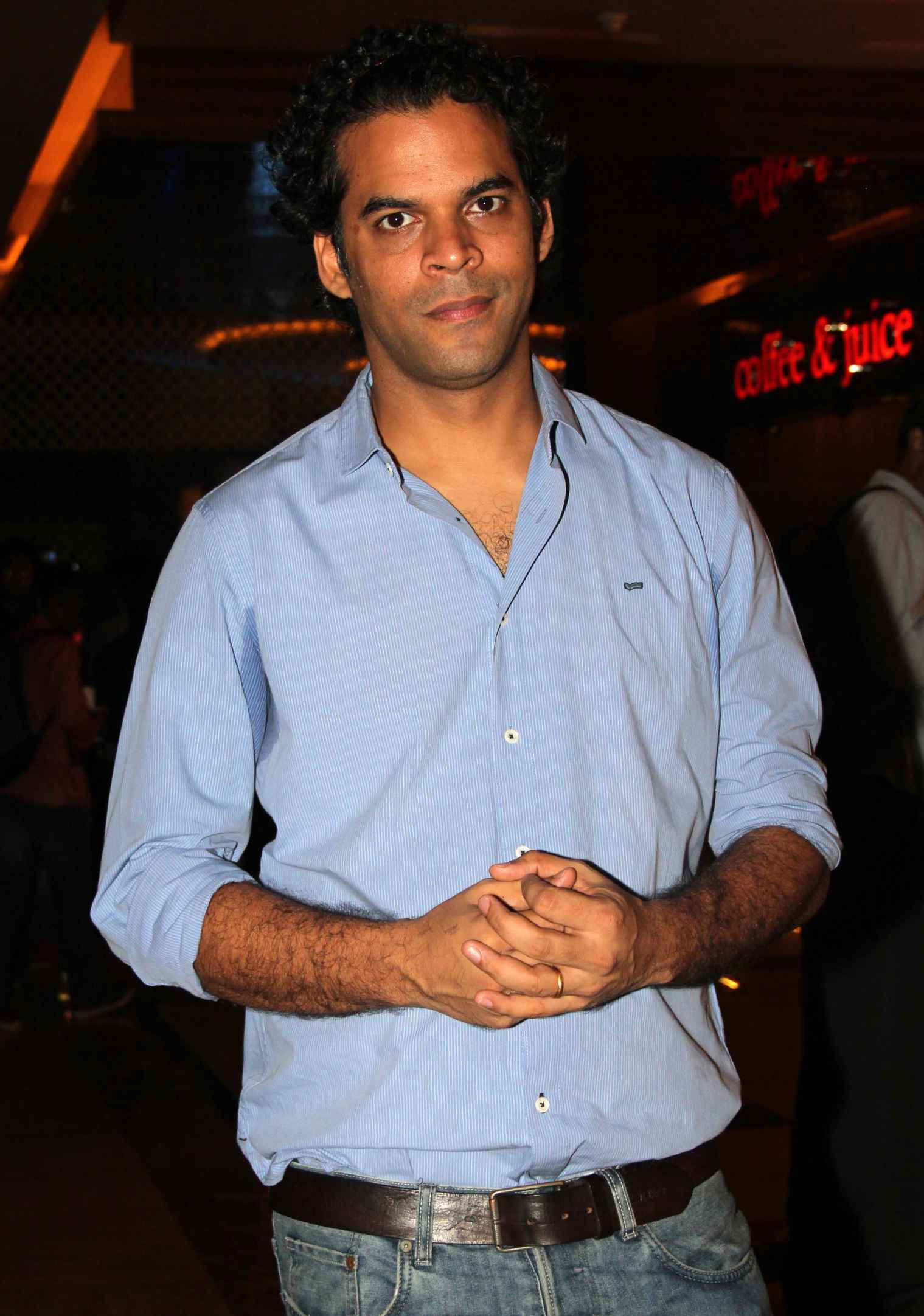 Vikramaditya Motwane Wiki, Biography, Age, Family, Movies, Images ...