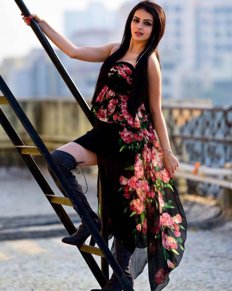 Shrenu Parikh Wiki, Biography, Age, TV Serials, Family, Images - News Bugz