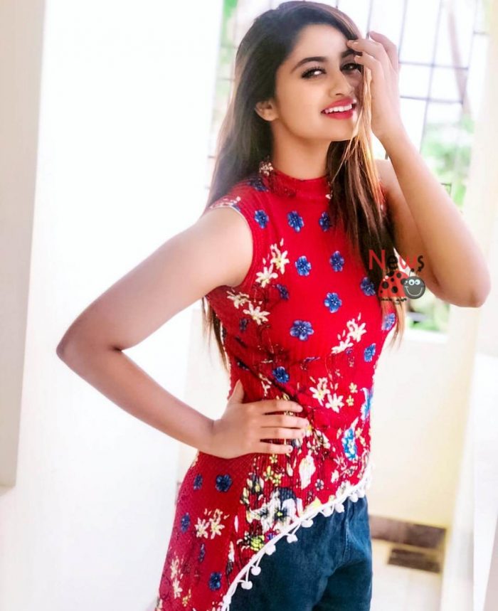 Shivani Narayanan Images