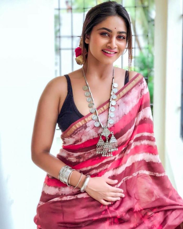 Shivani Narayanan Images