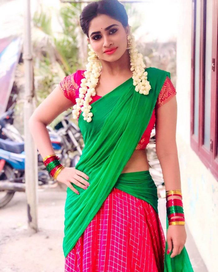 Shivani Narayanan Images