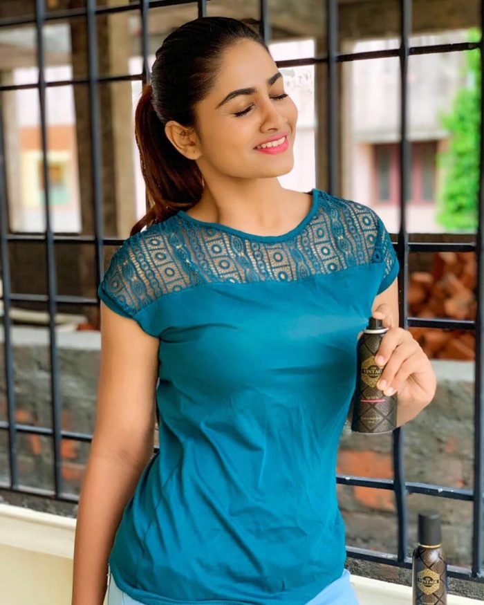 Shivani Narayanan Images