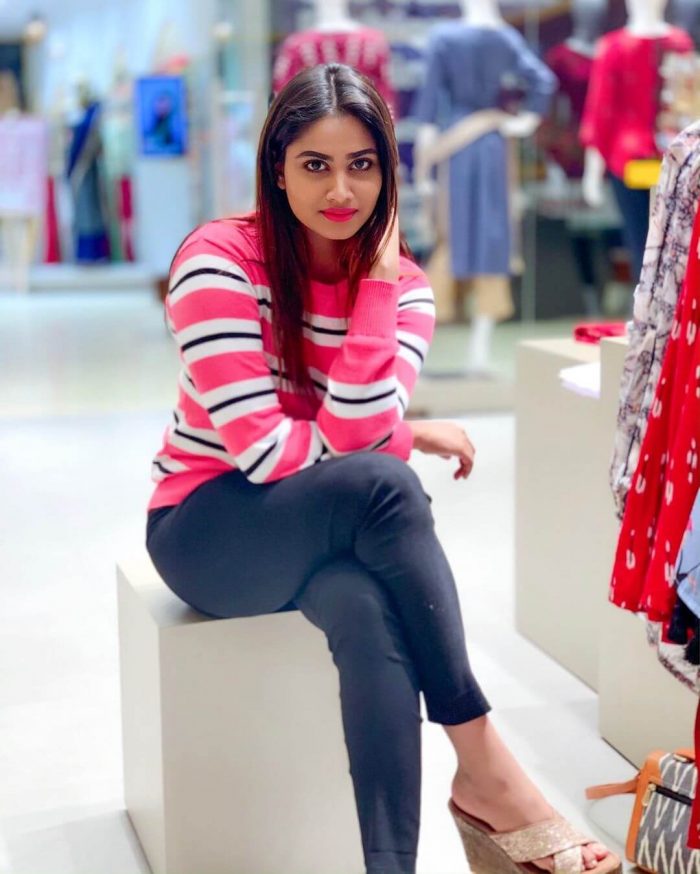 Shivani Narayanan Images