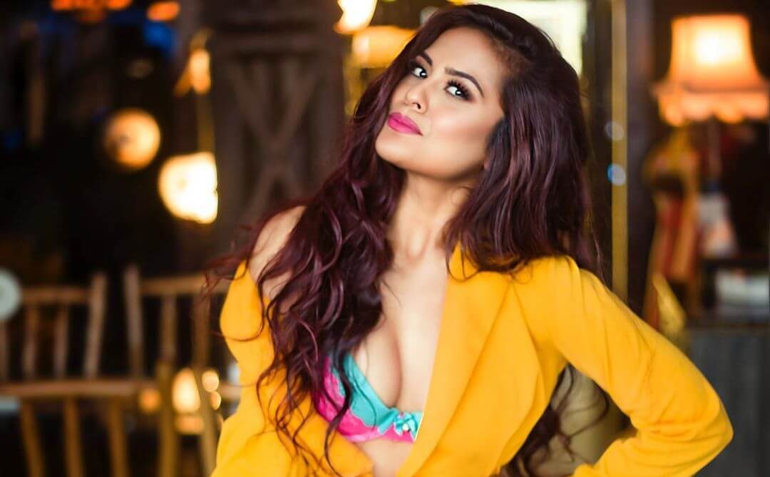 Hot san. Sana Saeed. Sana Saeed Anjali. Saeed hotari. Sana Saeed актриса secs.