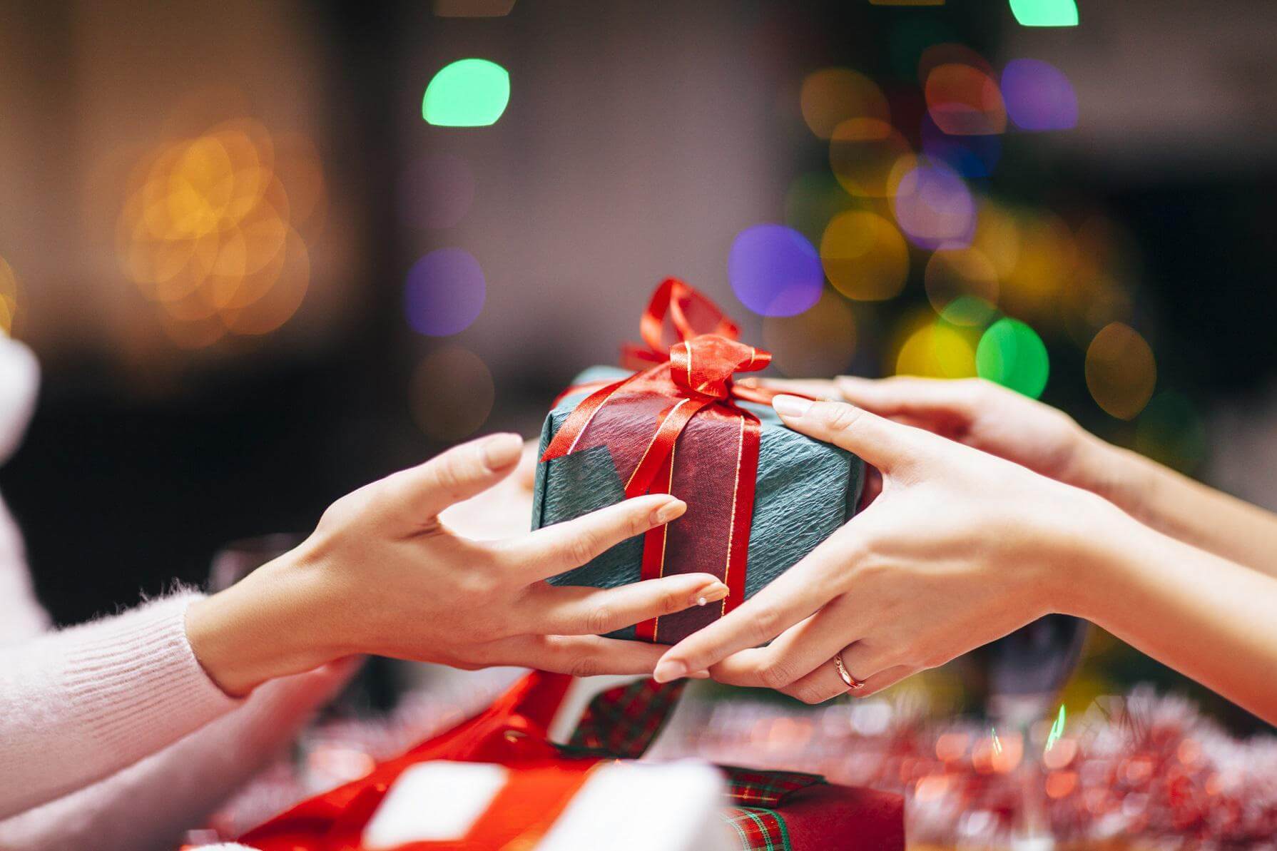 10 best tips for staying on budget when buying gifts - News Bugz
