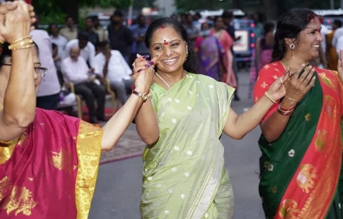 Kalvakuntla Kavitha (Politician) Wiki, Biography, Age, Family, News ...